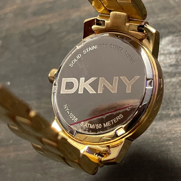 UNISEX DKNY Stainless Steel YELLOW GOLD PLATED WATCH NY1036 - Offers Considered - Picture 3 of 13